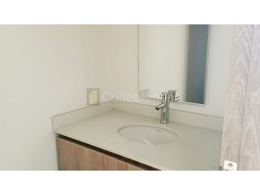 Oficina en venta en Castropol, Medellín, 172 m² · foto 10 de 15