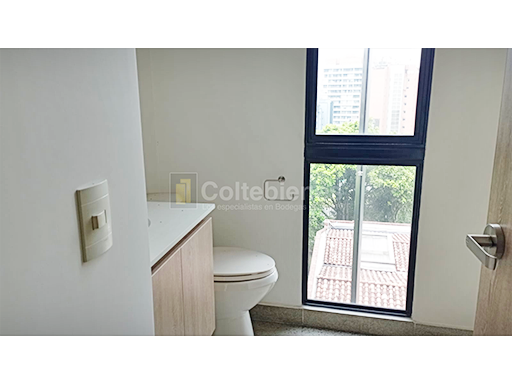Oficina en venta en Castropol, Medellín, 172 m² · foto 11 de 15