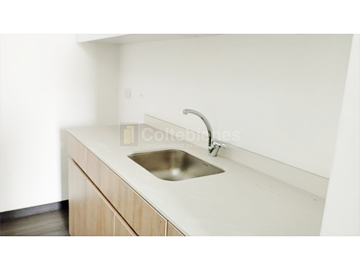 Oficina en venta en Castropol, Medellín, 172 m² · foto 12 de 15