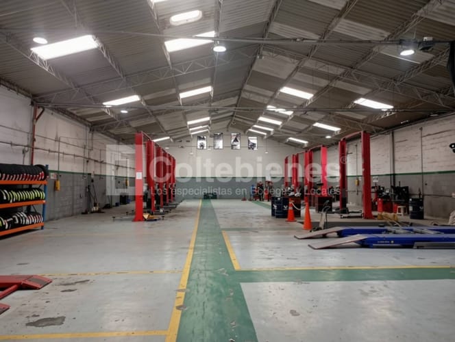 Bodega en arriendo en San Diego, Medellín, 800 m² · foto 4 de 11