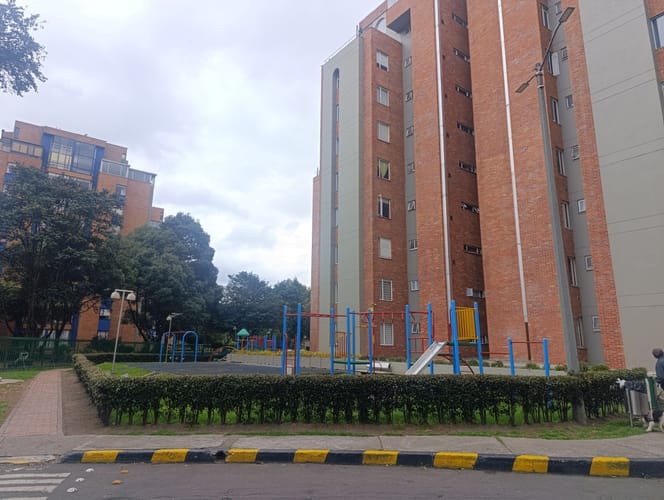 Apartamento de 4 alcobas en venta en Rafael Nunez, Bogotá, 103 m² · foto 2 de 18