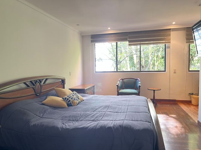 Apartamento de 3 alcobas en venta en El Poblado, Medellín, 137 m² · foto 10 de 17