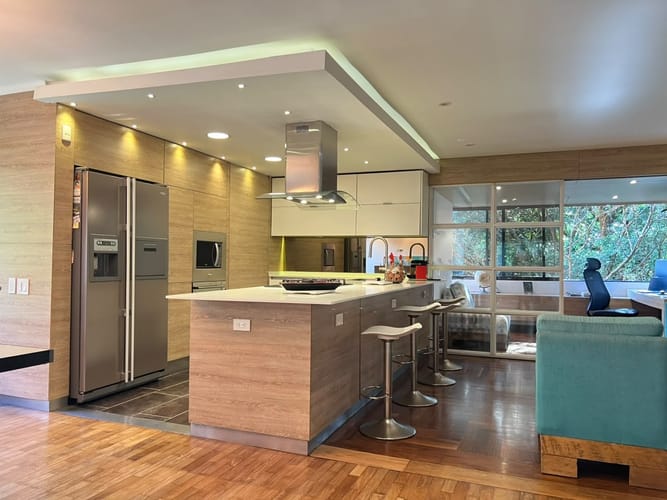 Apartamento de 3 alcobas en venta en El Poblado, Medellín, 137 m² · foto 3 de 17