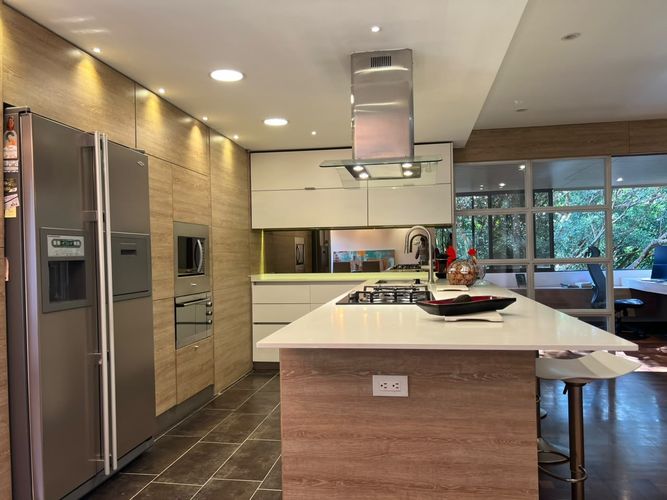 Apartamento de 3 alcobas en venta en El Poblado, Medellín, 137 m² · foto 5 de 17