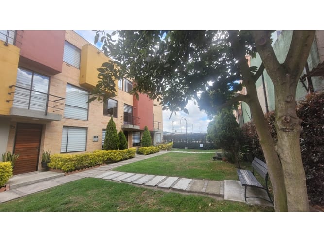 Casa de 3 alcobas en venta en Sietetrojes, Funza, 102 m² · foto 2 de 24