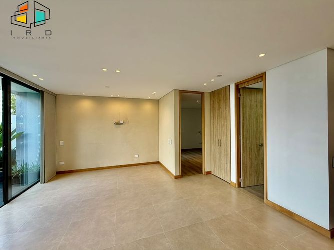 Apartamento de 2 alcobas en venta en Asomadera No.2, Medellín, 84 m² · foto 12 de 24