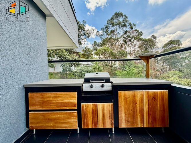 Apartamento de 2 alcobas en venta en Asomadera No.2, Medellín, 84 m² · foto 2 de 24