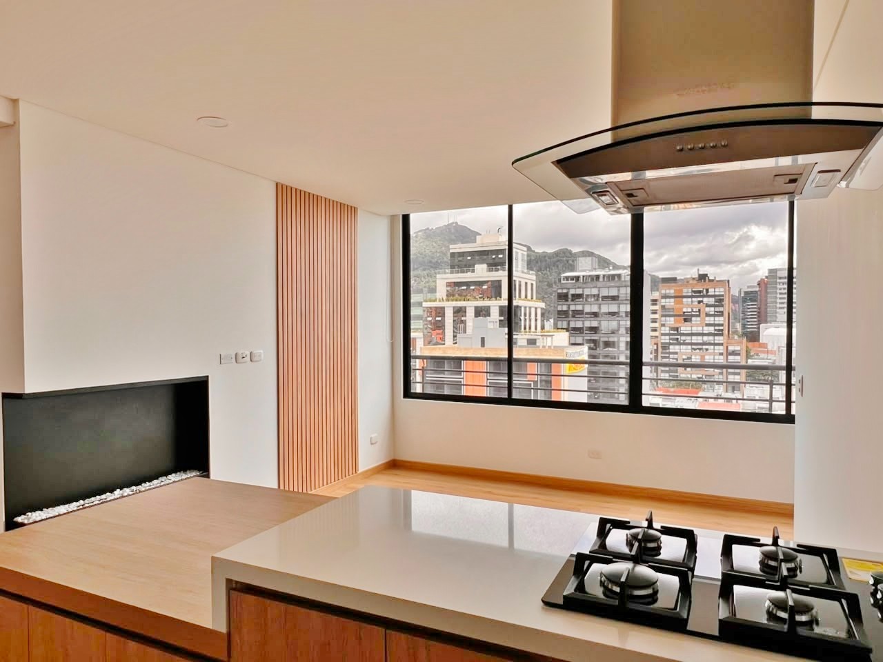 Apartamento de 2 habitaciones en venta en Santa Barbara Oriental, Bogotá — imagen 1 de 16