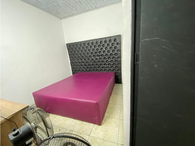 Casa de 16 alcobas en venta en Prado, Medellín, 221 m² · foto 12 de 14