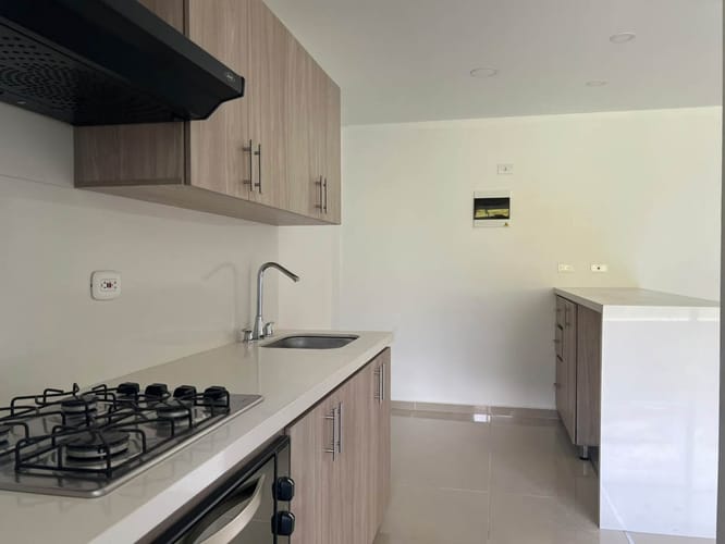 Apartamento de 3 alcobas en venta en Las Palmas, Envigado, 73 m² · foto 3 de 16