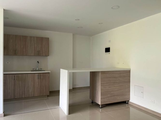 Apartamento de 3 alcobas en venta en Las Palmas, Envigado, 73 m² · foto 5 de 16