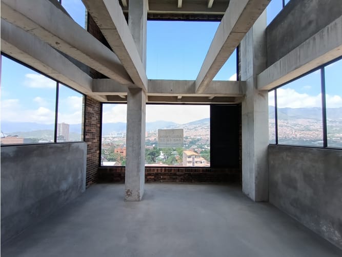 Local en arriendo en San Isidro, Medellín, 95 m² · foto 2 de 8