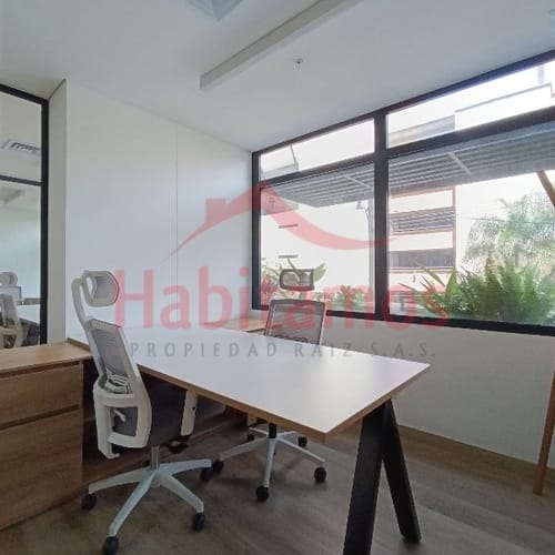 Oficina en arriendo en Los Colores, Medellín, 8 m² · foto 2 de 9