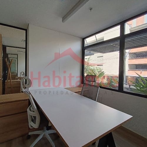 Oficina en arriendo en Los Colores, Medellín, 8 m² · foto 3 de 9