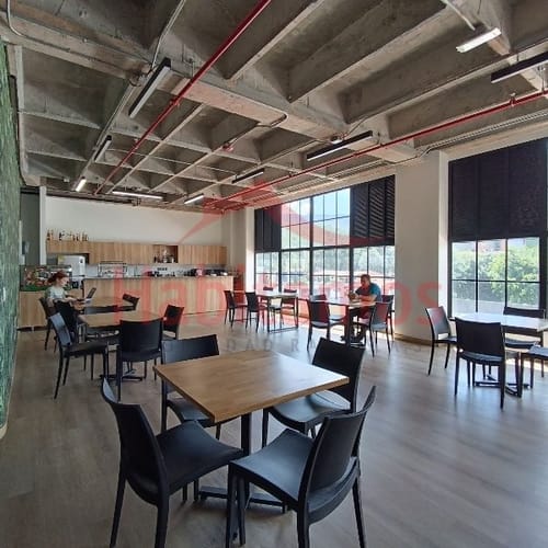 Oficina en arriendo en Los Colores, Medellín, 8 m² · foto 7 de 9