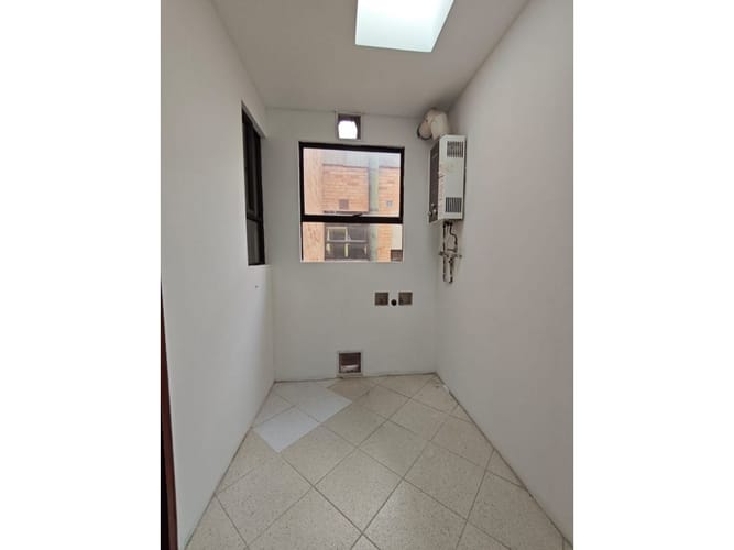 Apartamento de 4 alcobas en venta en Altos De Suba, Bogotá, 151 m² · foto 11 de 15