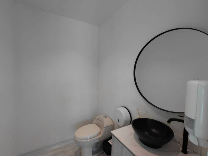 Oficina en arriendo en El Poblado, Medellín, 73 m² · foto 4 de 16