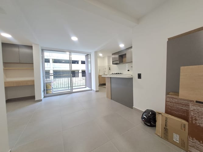 Apartamento de 2 alcobas en arriendo en Loma De San Jose, Sabaneta, 56 m² · foto 3 de 12