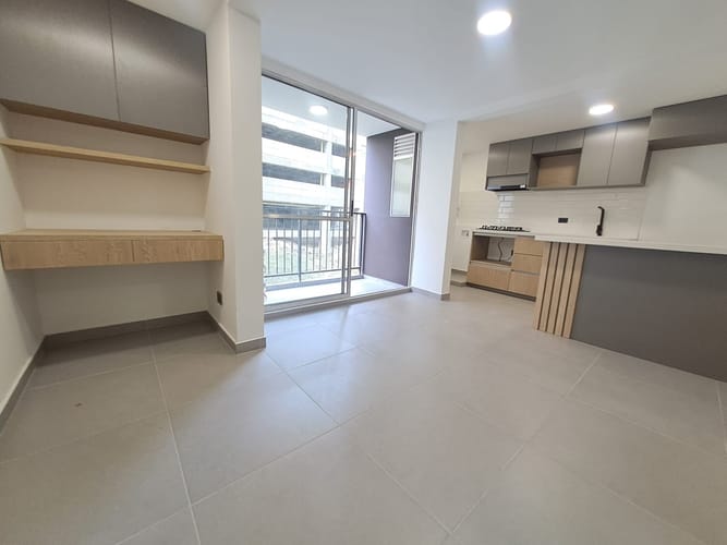Apartamento de 2 alcobas en arriendo en Loma De San Jose, Sabaneta, 56 m² · foto 2 de 12