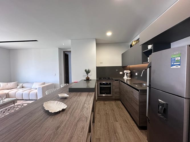 Apartamento de 2 alcobas en arriendo en El Poblado, Medellín, 95 m² · foto 8 de 19