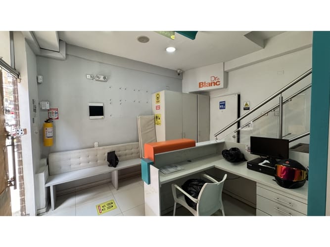 Local en venta en Calle Del Banco, Sabaneta, 76 m² · foto 3 de 11