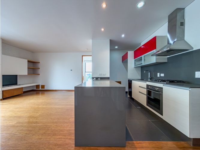 Apartamento en venta en Chico Norte, Bogotá · foto 2 de 24
