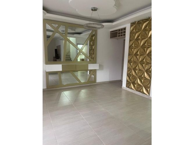Casa de 5 alcobas en venta en La Hacienda, Cali, 160 m² · foto 3 de 24