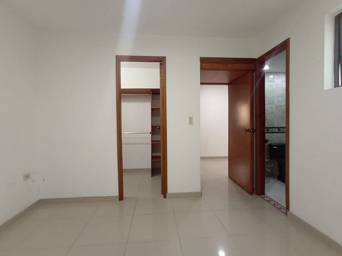 Apartamento de 3 alcobas en venta en La America, Medellín, 89 m² · foto 10 de 18