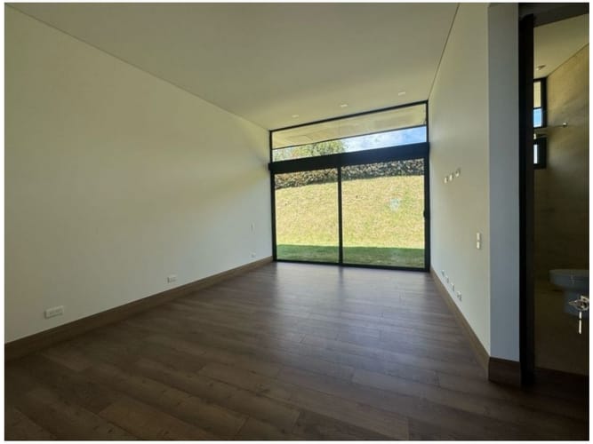 Casa de 3 alcobas en venta en Pantanillo, Envigado, 413 m² · foto 2 de 7