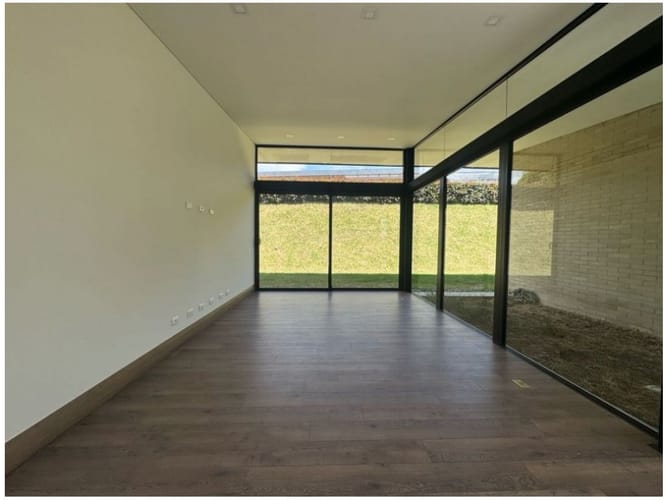 Casa de 3 alcobas en venta en Pantanillo, Envigado, 413 m² · foto 3 de 7