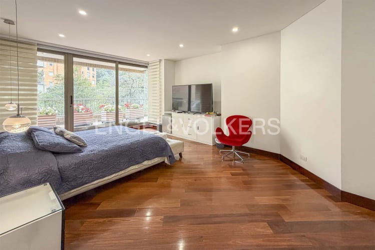 Apartamento de 3 alcobas en venta en Cerros De Niza, Bogotá, 274 m² · foto 14 de 20
