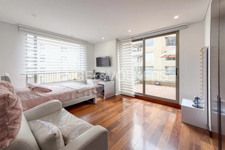 Apartamento de 3 alcobas en venta en Cerros De Niza, Bogotá, 274 m² · foto 12 de 20