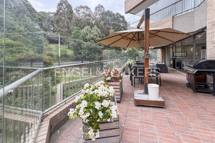 Apartamento de 3 alcobas en venta en Cerros De Niza, Bogotá, 274 m² · foto 5 de 20