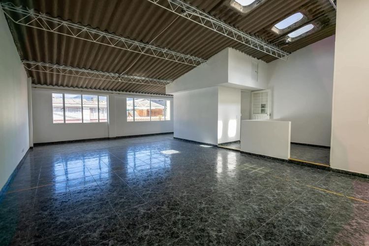Casa de 6 alcobas en venta en Remanso Sur, Bogotá, 149 m² · foto 3 de 11