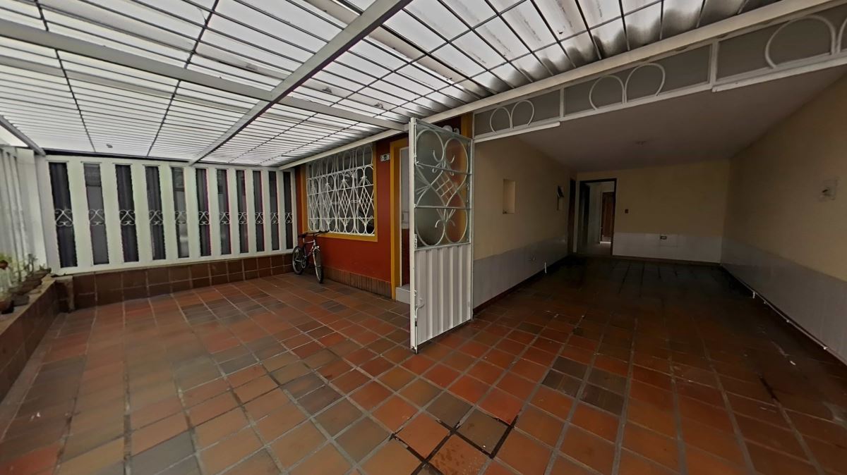 Casa en venta en Santa Isabel, Bogotá · foto 2 de 24
