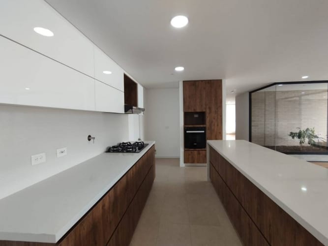 Apartamento de 3 alcobas en arriendo en Santa Maria De Los Angeles, Medellín, 205 m² · foto 2 de 24