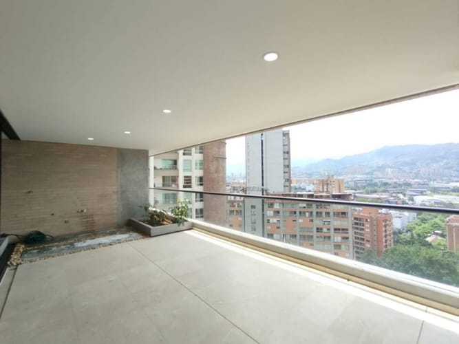 Apartamento de 3 alcobas en arriendo en Santa Maria De Los Angeles, Medellín, 205 m² · foto 7 de 24