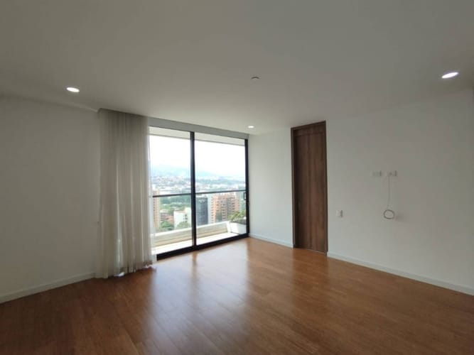 Apartamento de 3 alcobas en arriendo en Santa Maria De Los Angeles, Medellín, 205 m² · foto 12 de 24