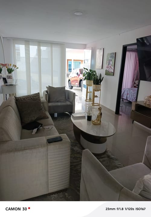 Casa de 7 alcobas en venta en Las Mercedes, Jamundí, 280 m² · foto 3 de 24
