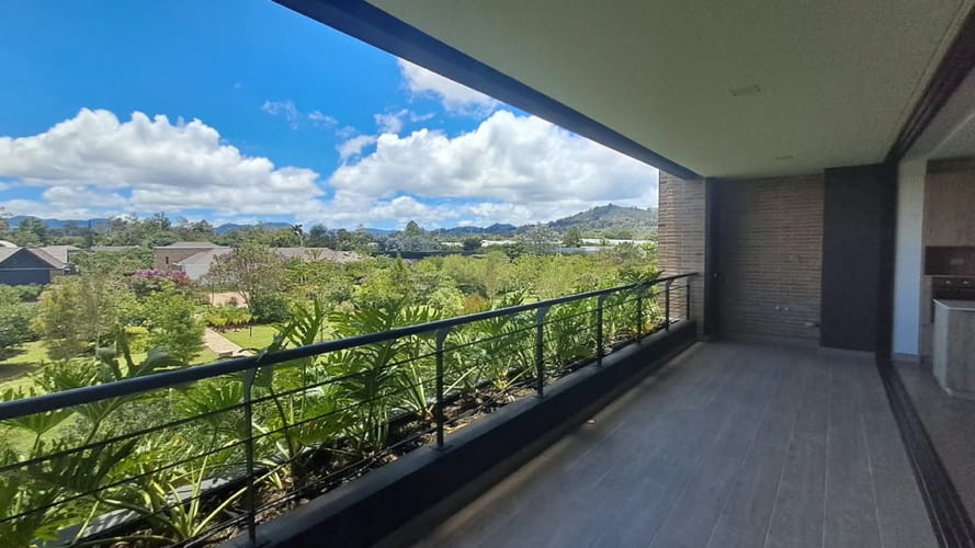 Apartamento de 2 alcobas en arriendo en Llano Grande, Rionegro, 190 m² · foto 2 de 20