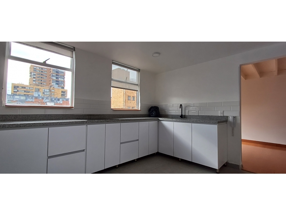 Casa en venta en Cedritos, Bogotá · foto 3 de 24