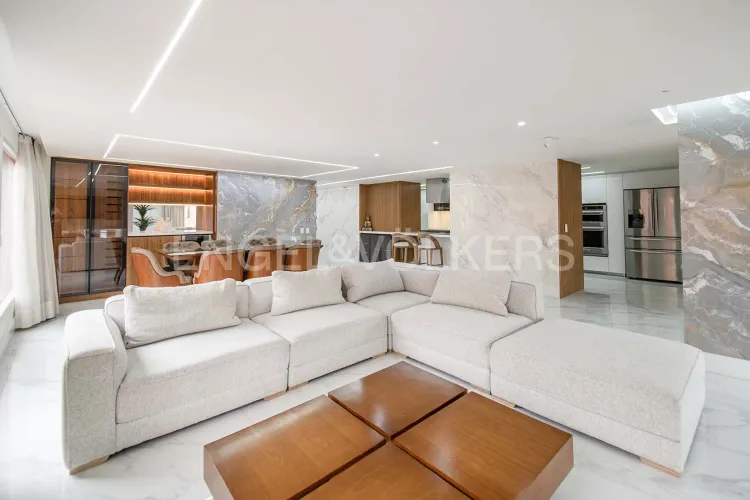 Apartamento de 4 alcobas en venta en La Carolina, Bogotá, 401 m² · foto 2 de 15
