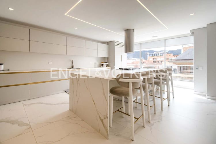 Apartamento de 4 alcobas en venta en Chicó Navarra, Bogotá, 327 m² · foto 18 de 24