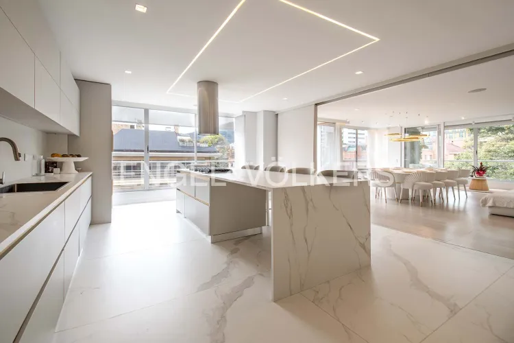 Apartamento de 4 alcobas en venta en Chicó Navarra, Bogotá, 327 m² · foto 17 de 24
