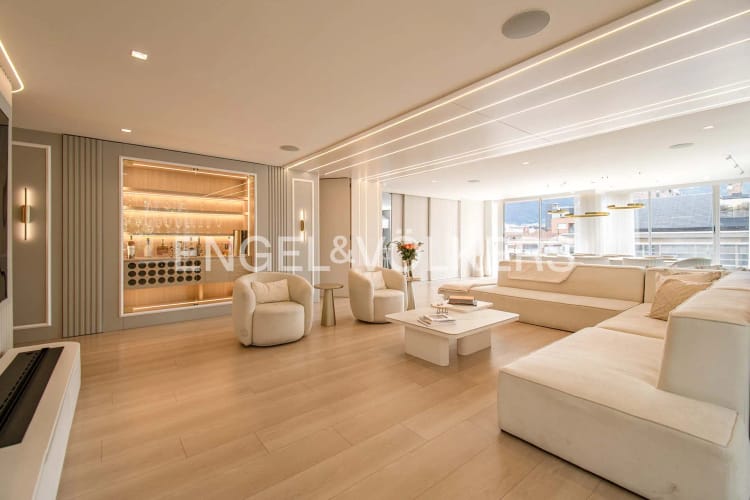 Apartamento de 4 alcobas en venta en Chicó Navarra, Bogotá, 327 m² · foto 2 de 24