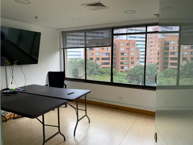Oficina en venta en La Florida, Medellín, 119 m² · foto 3 de 8