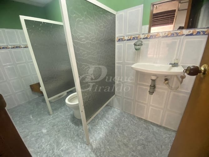 Local en arriendo en San Antonio De Pereira, Rionegro, 101 m² · foto 2 de 12