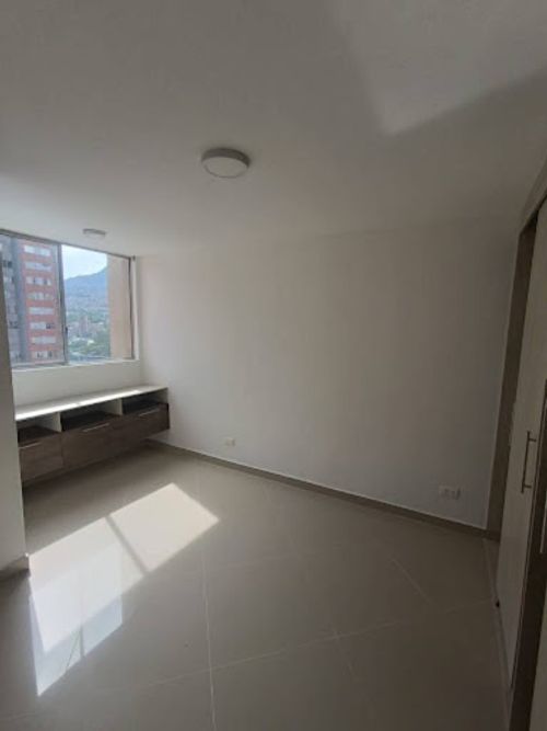 Apartamento de 3 alcobas en venta en Madera, Bello, 51 m² · foto 4 de 16