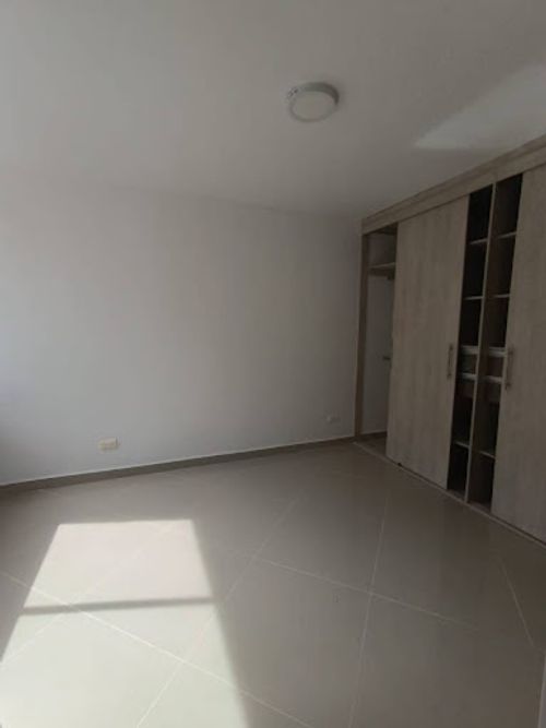 Apartamento de 3 alcobas en venta en Madera, Bello, 51 m² · foto 5 de 16