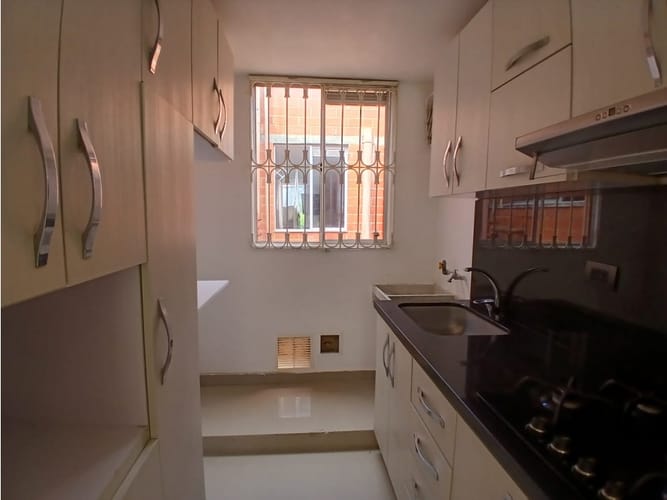 Apartamento de 2 alcobas en arriendo en Ricaurte, 46 m² · foto 8 de 24